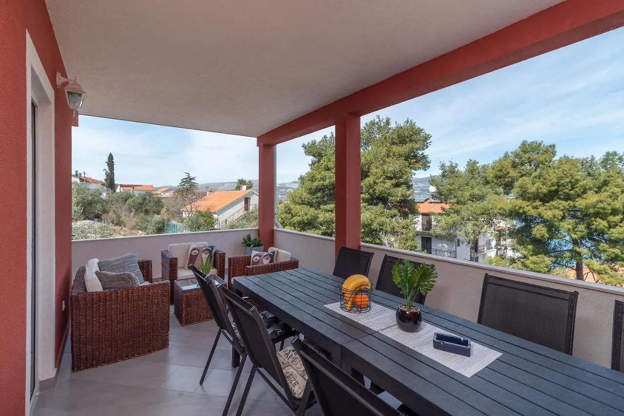 Holiday Villa Nostra Трогир