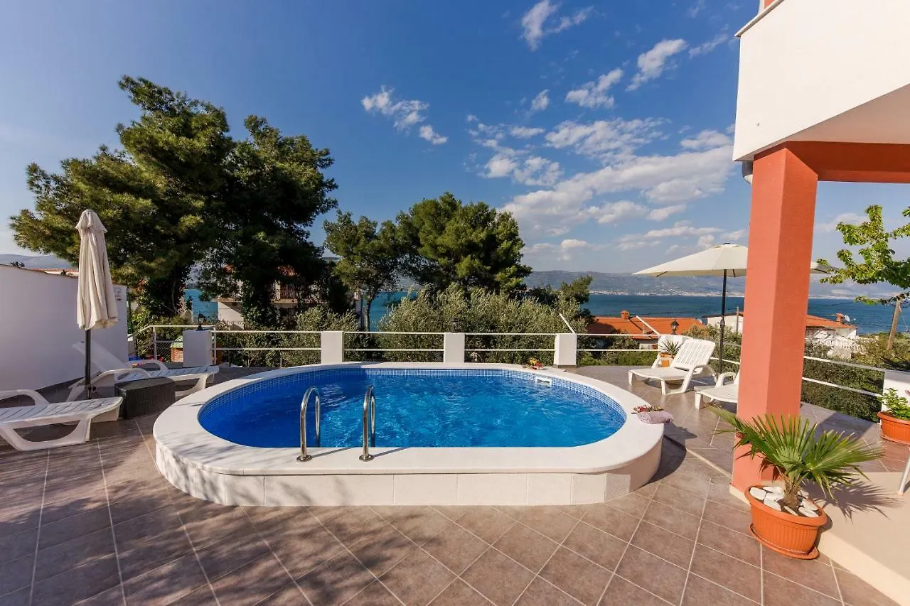 Апартаменты Holiday Villa Nostra Трогир