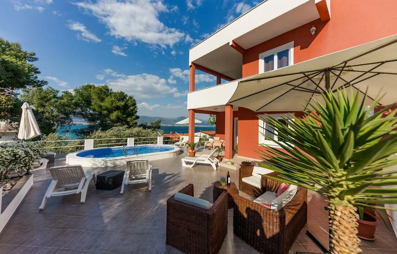 Holiday Villa Nostra Трогир 0*,