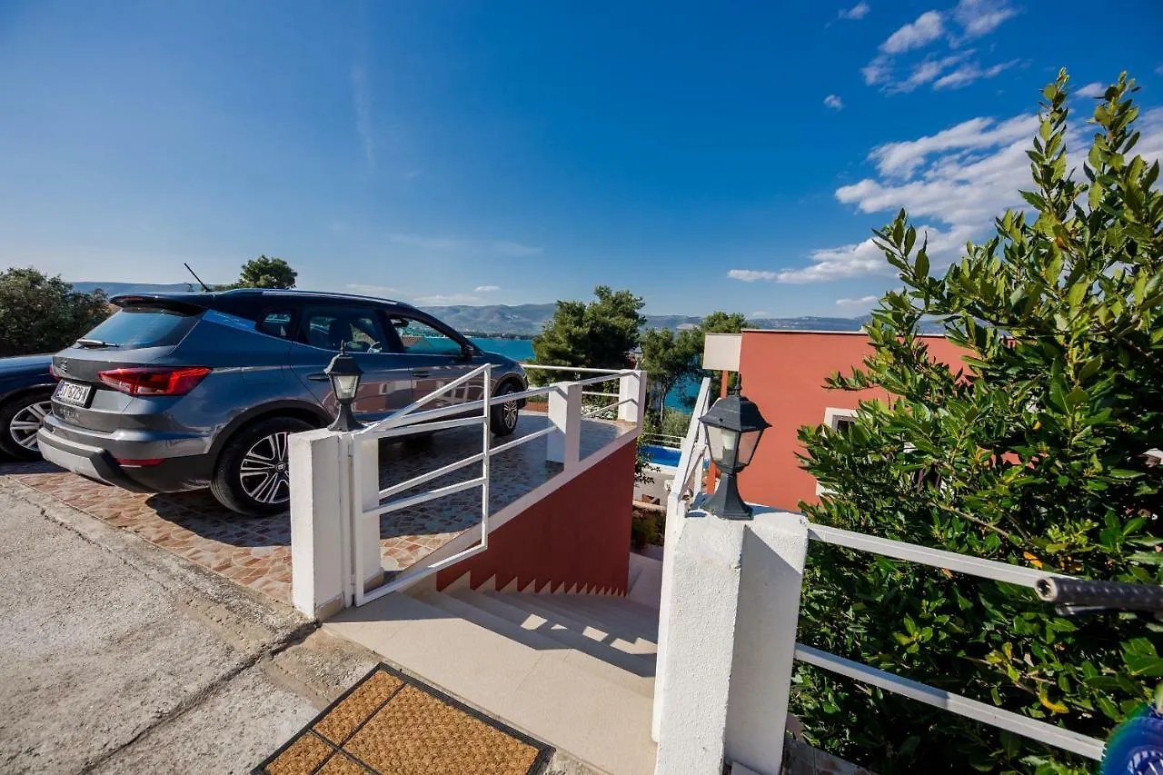 Holiday Villa Nostra Трогир